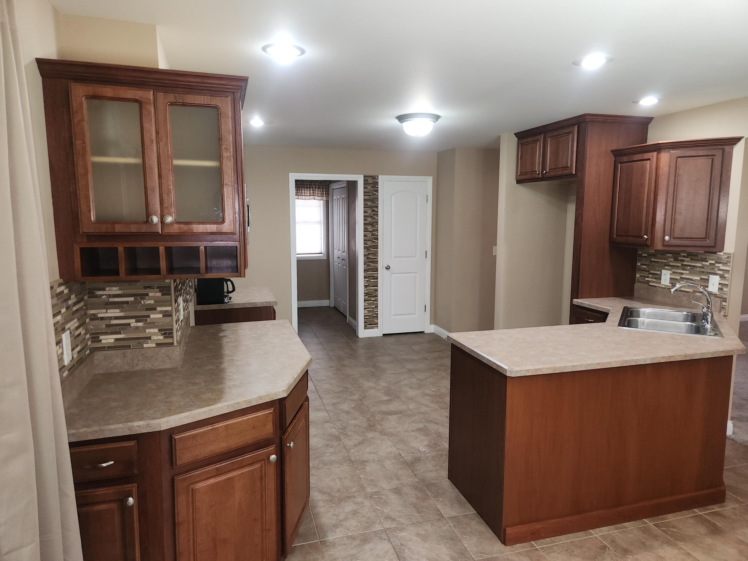 325 Forsythia Street SE