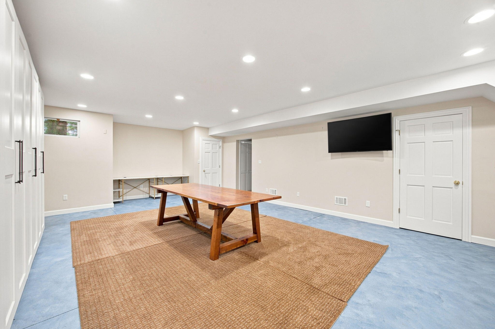827 W Clark Street