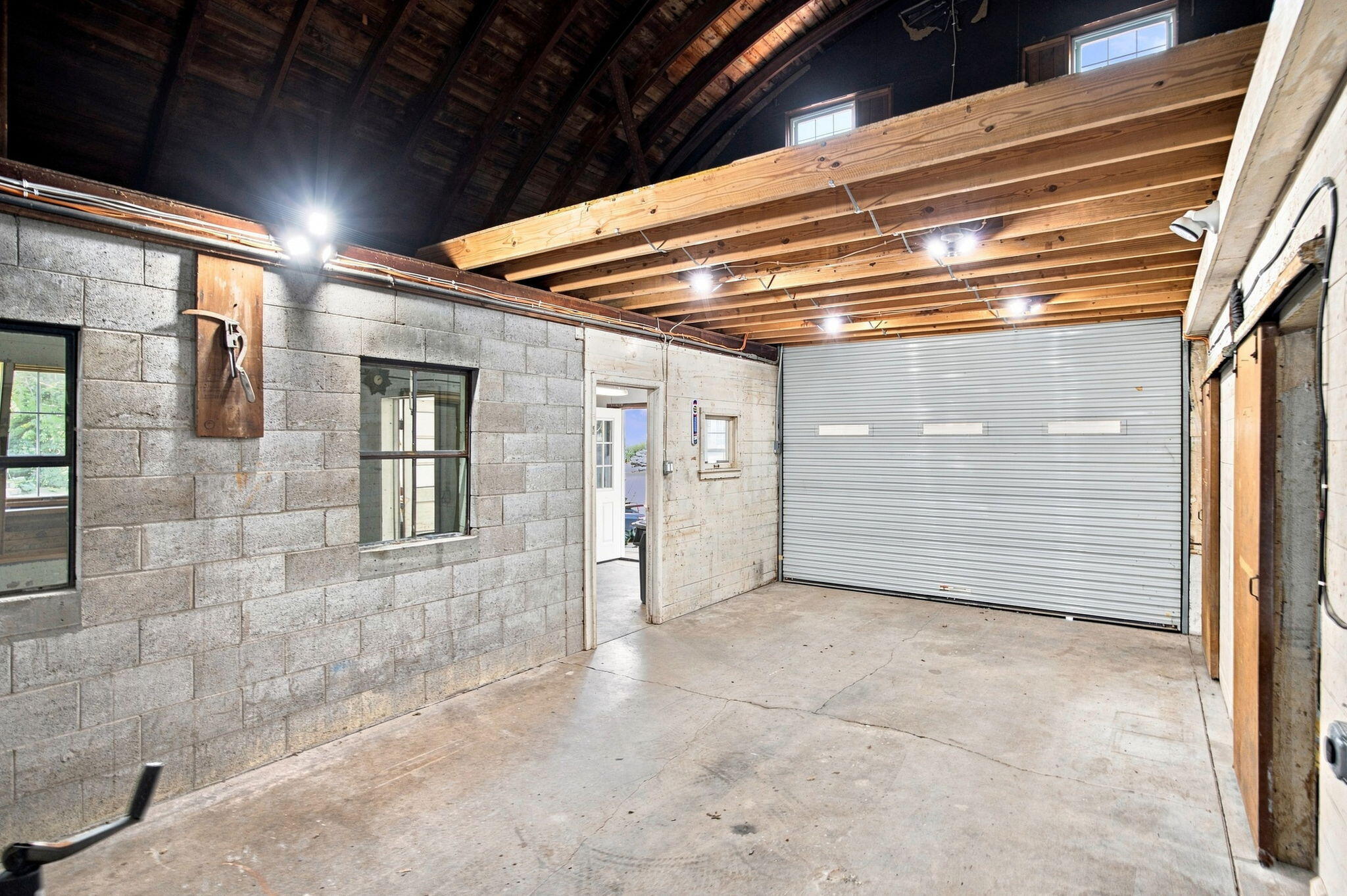 827 W Clark Street