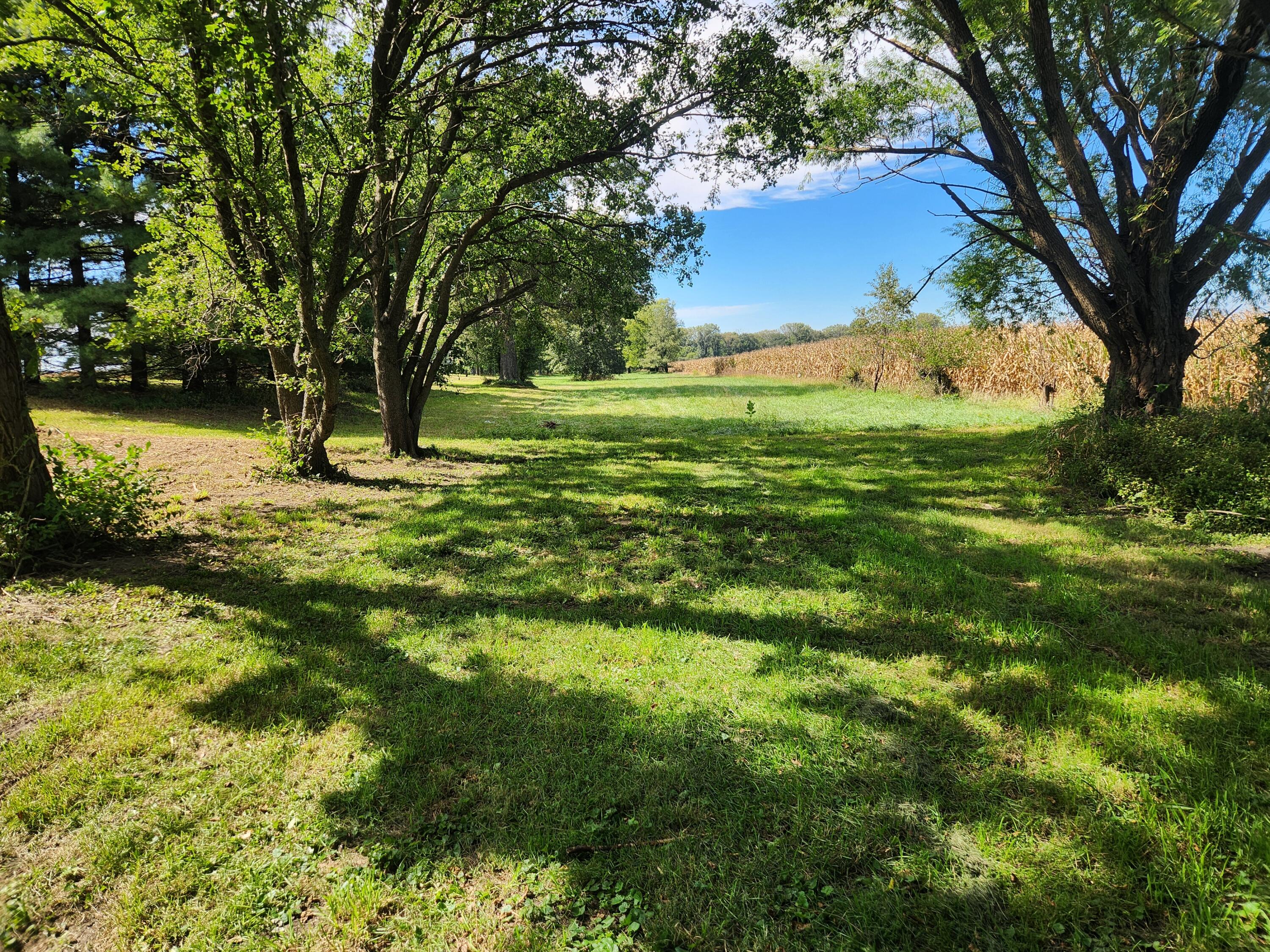 7406 County Rd 60 E