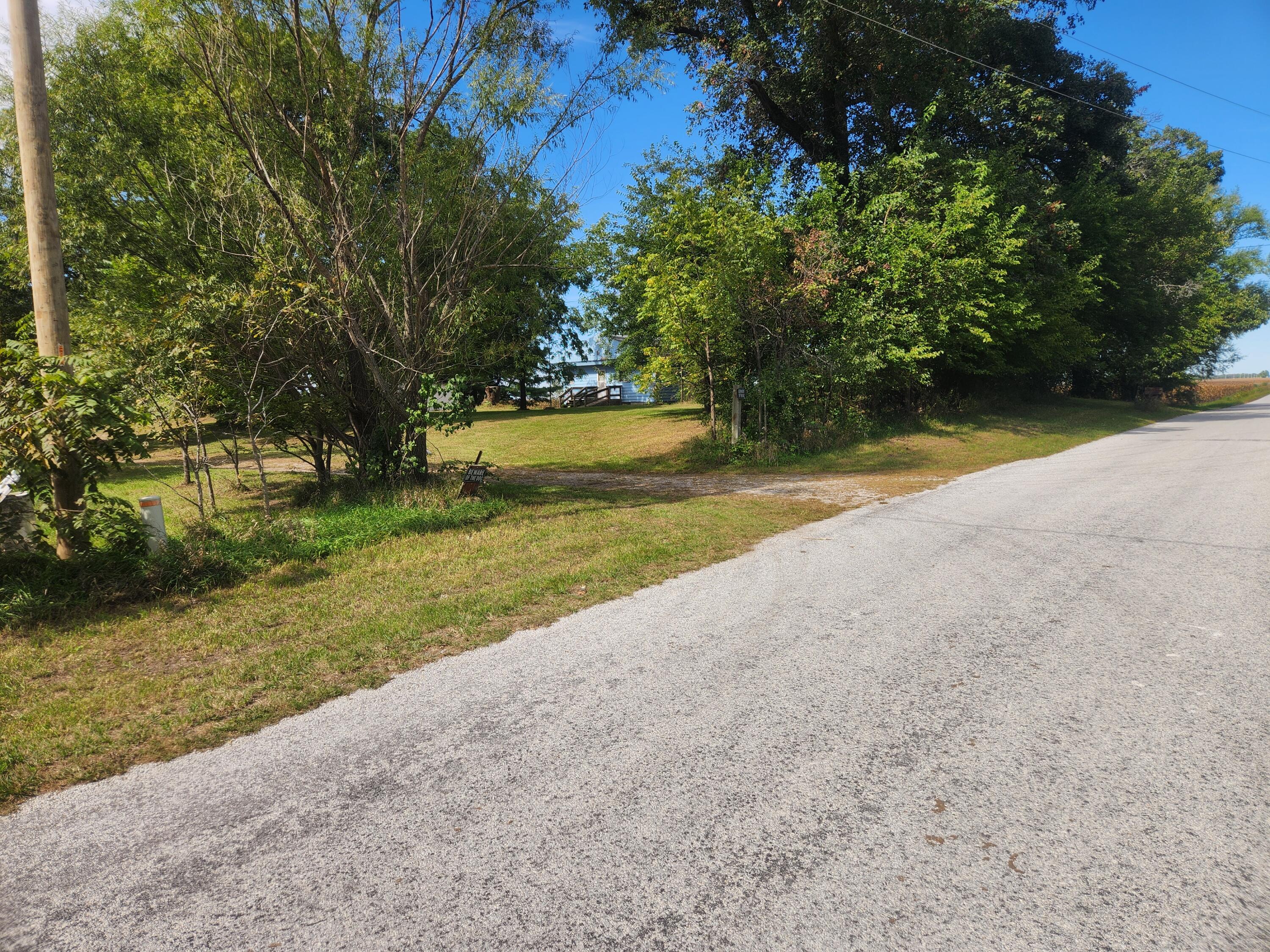 7406 County Rd 60 E