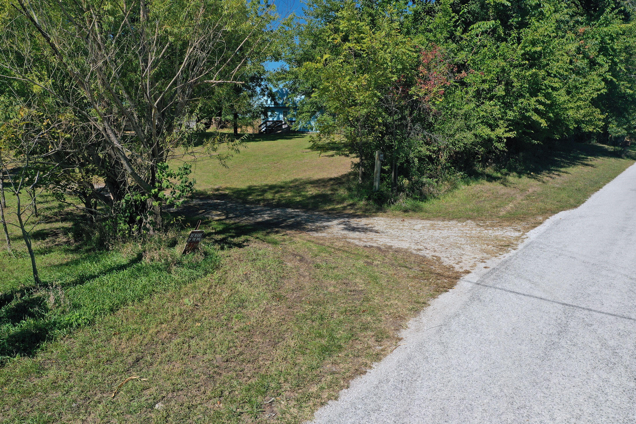 7406 County Rd 60 E