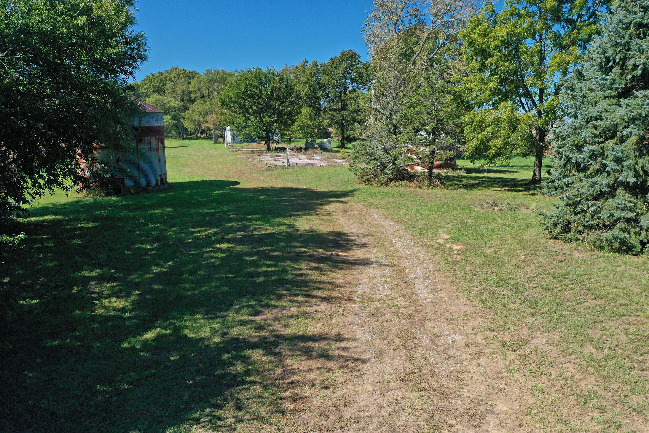 7406 County Rd 60 E