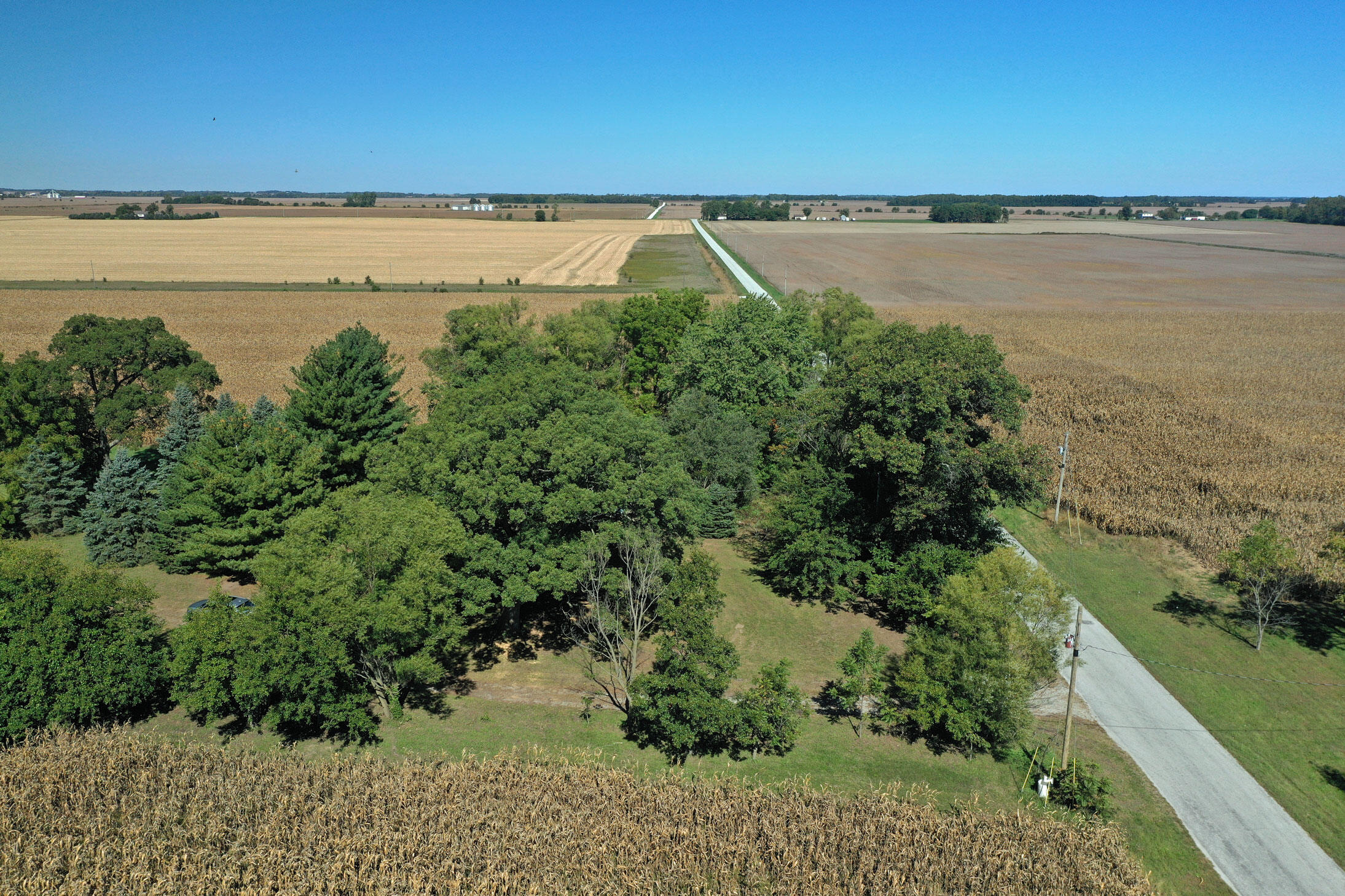 7406 County Rd 60 E