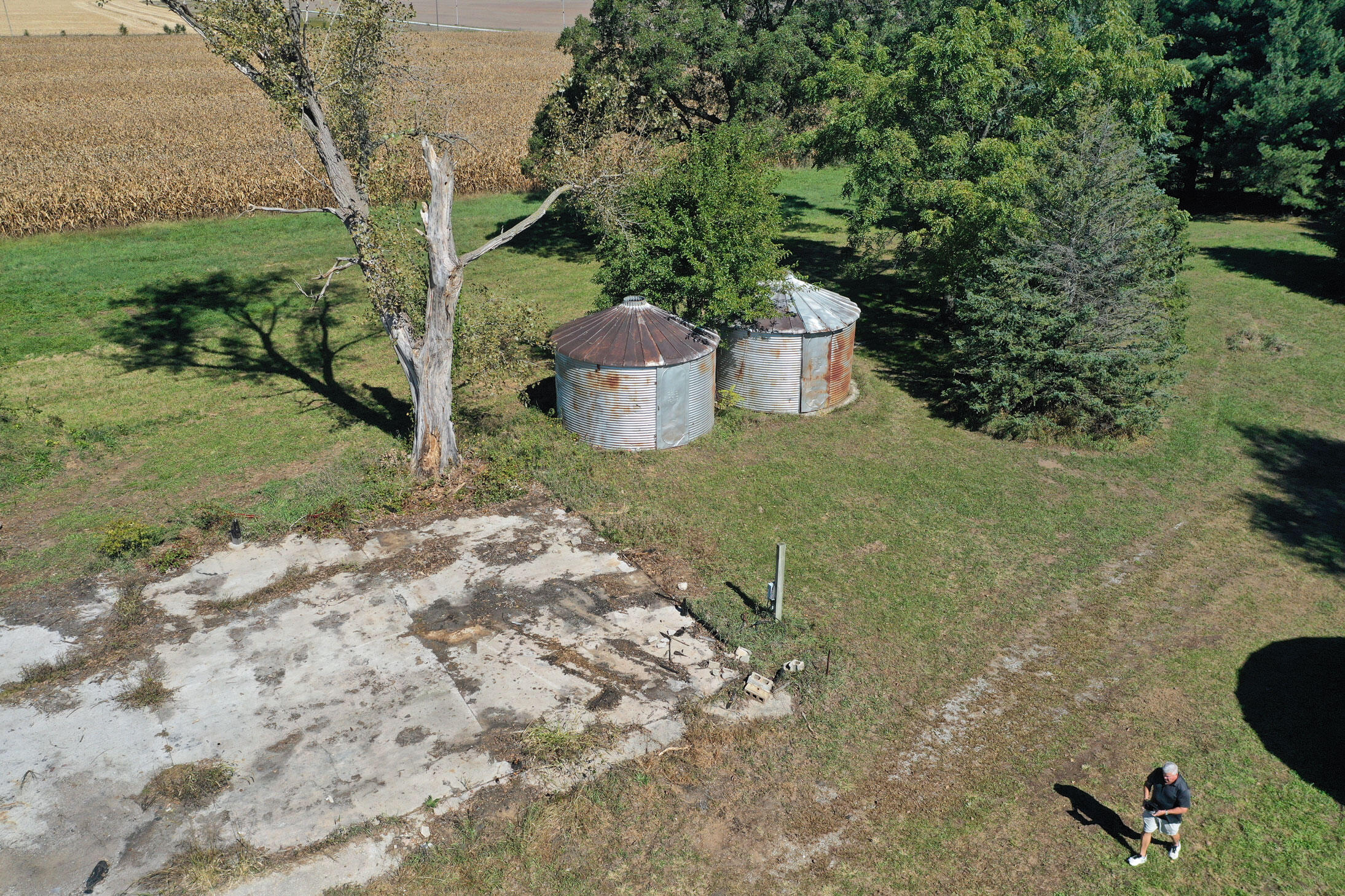 7406 County Rd 60 E