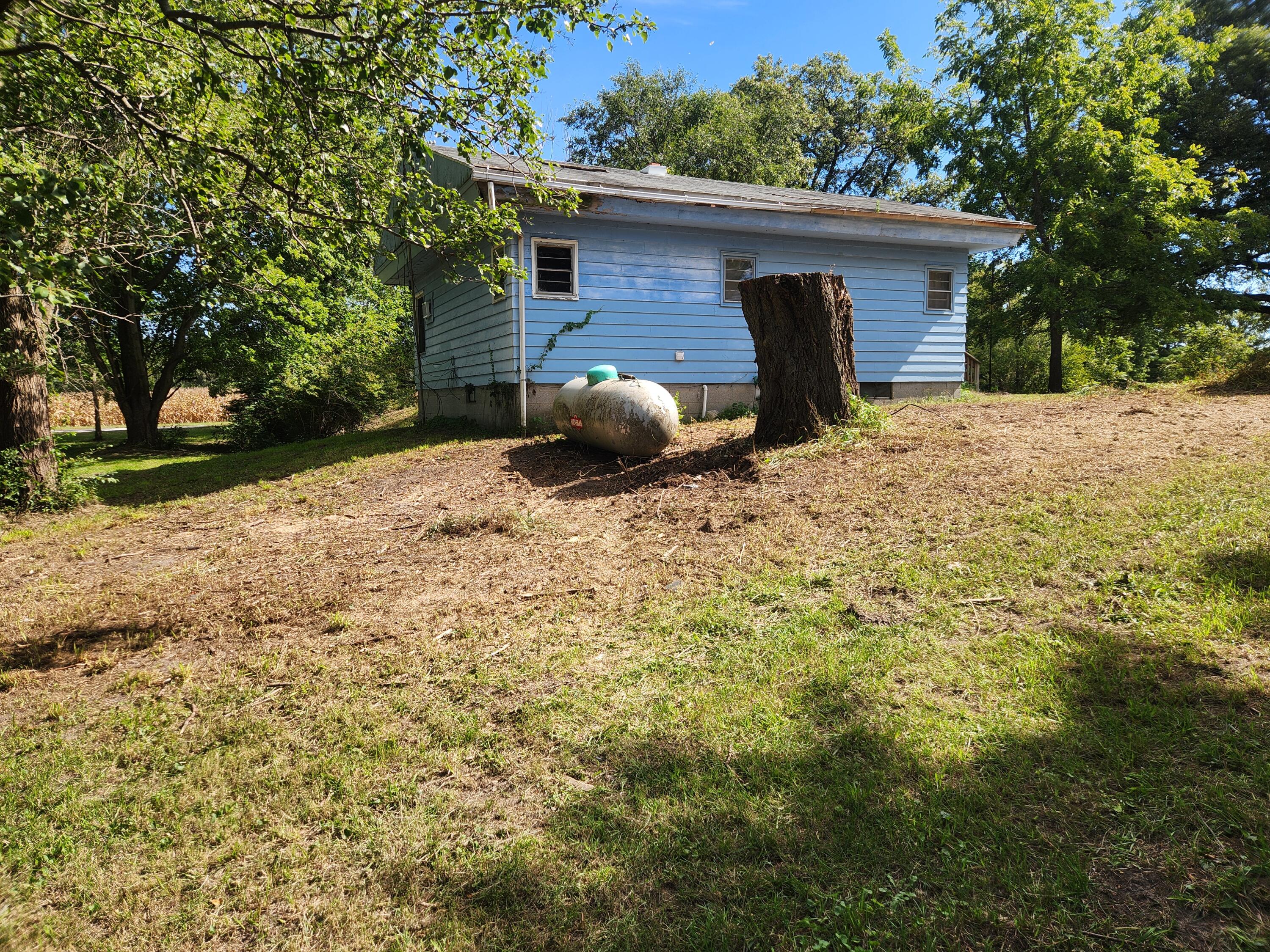7406 County Rd 60 E