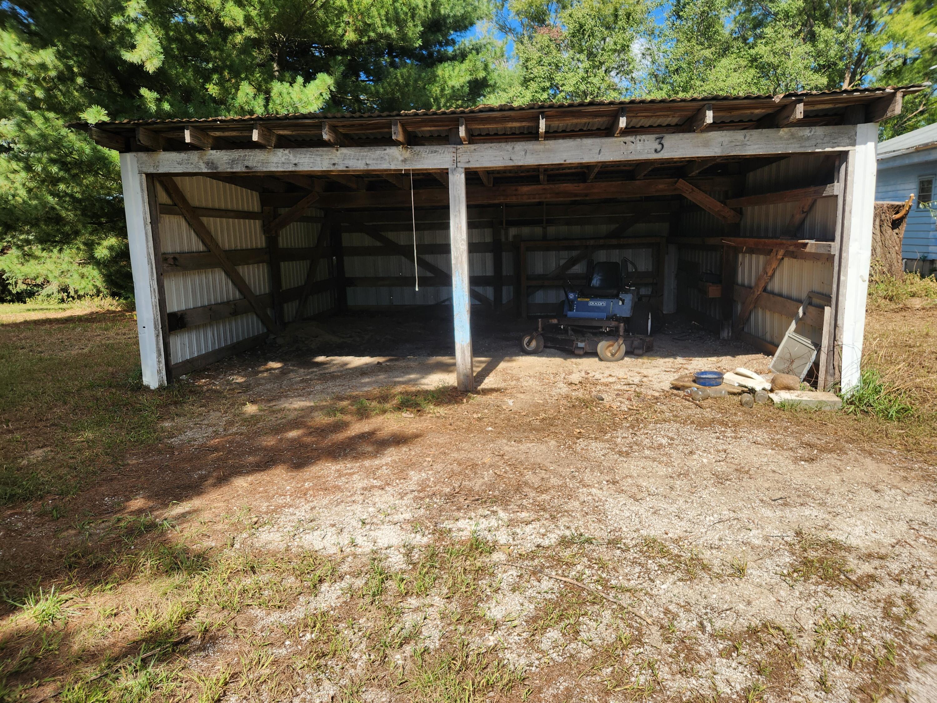 7406 County Rd 60 E