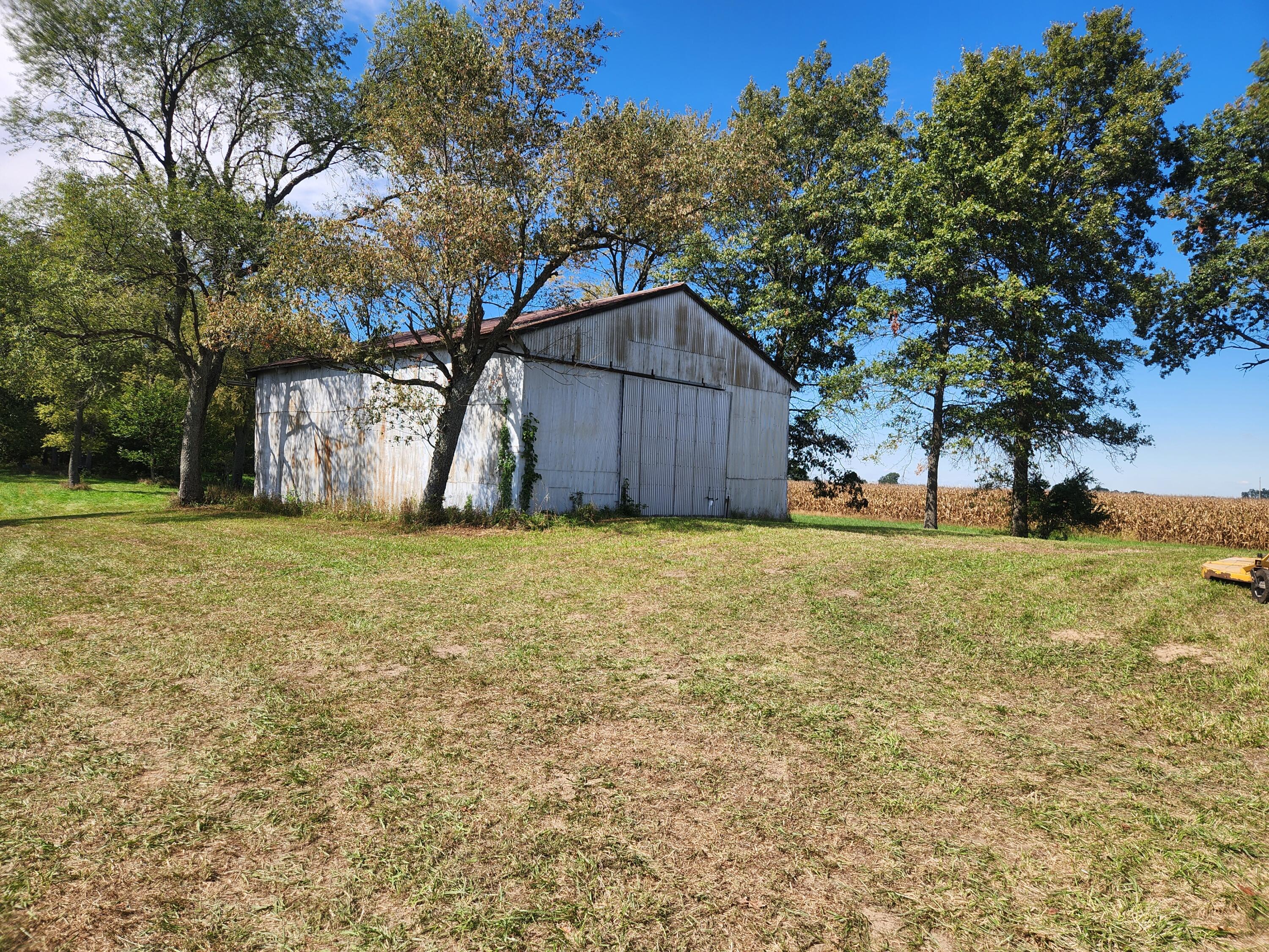 7406 County Rd 60 E