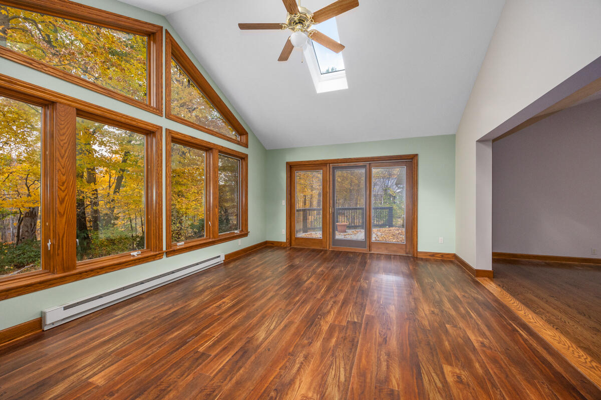 3236 Riverwoods Drive NE