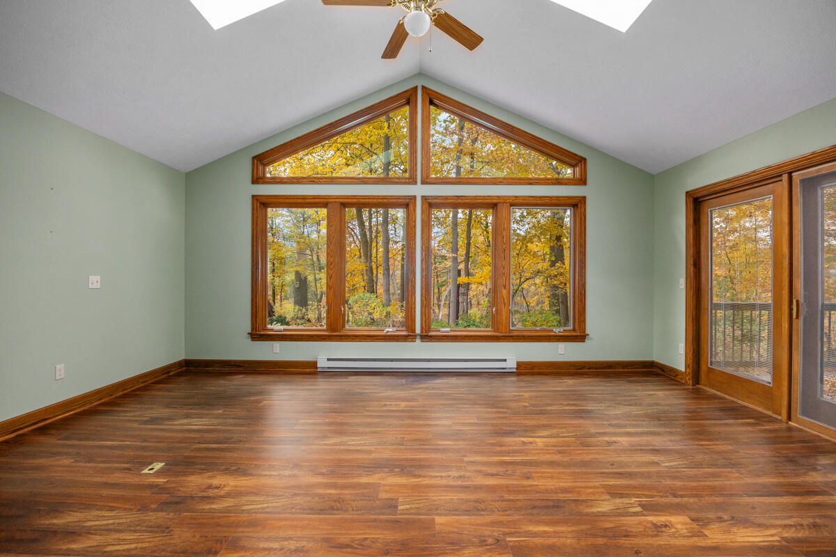 3236 Riverwoods Drive NE