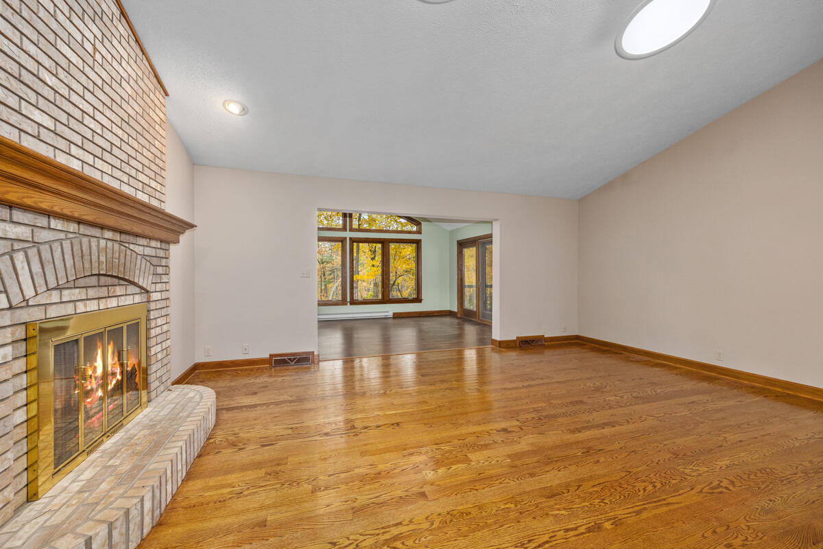 3236 Riverwoods Drive NE