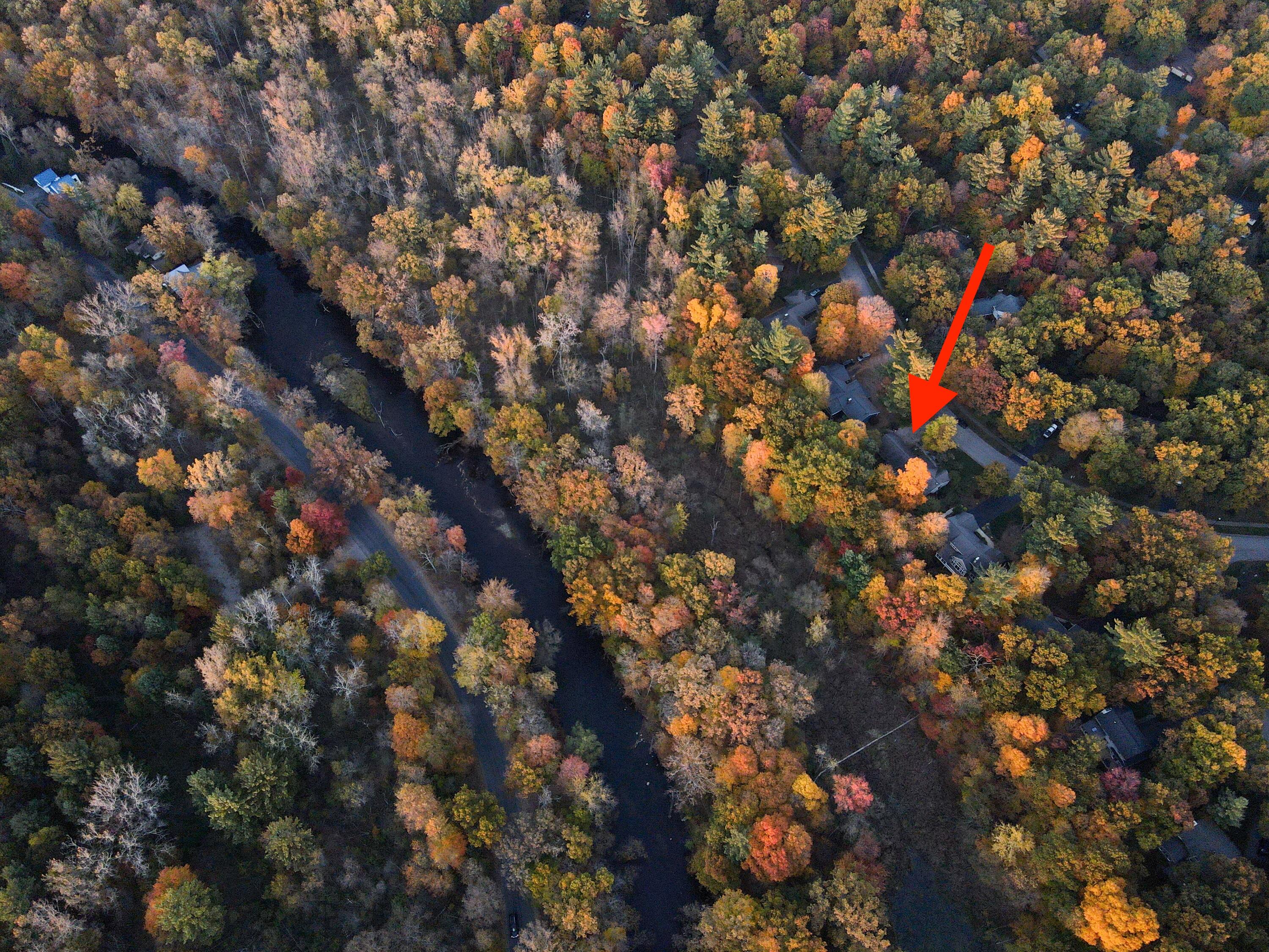 3236 Riverwoods Drive NE