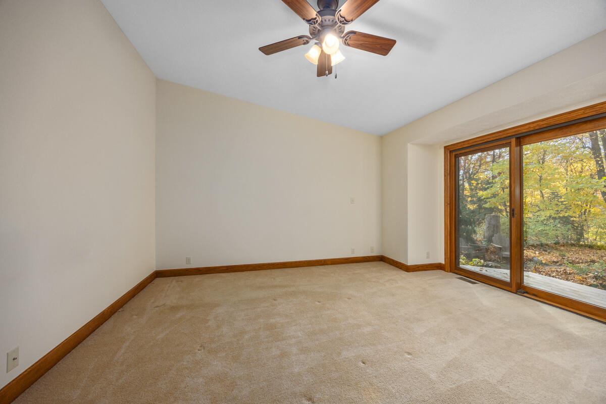 3236 Riverwoods Drive NE