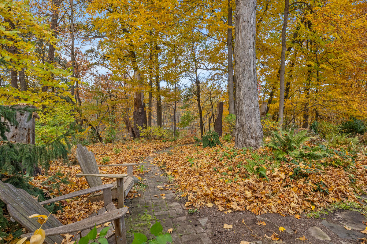 3236 Riverwoods Drive NE