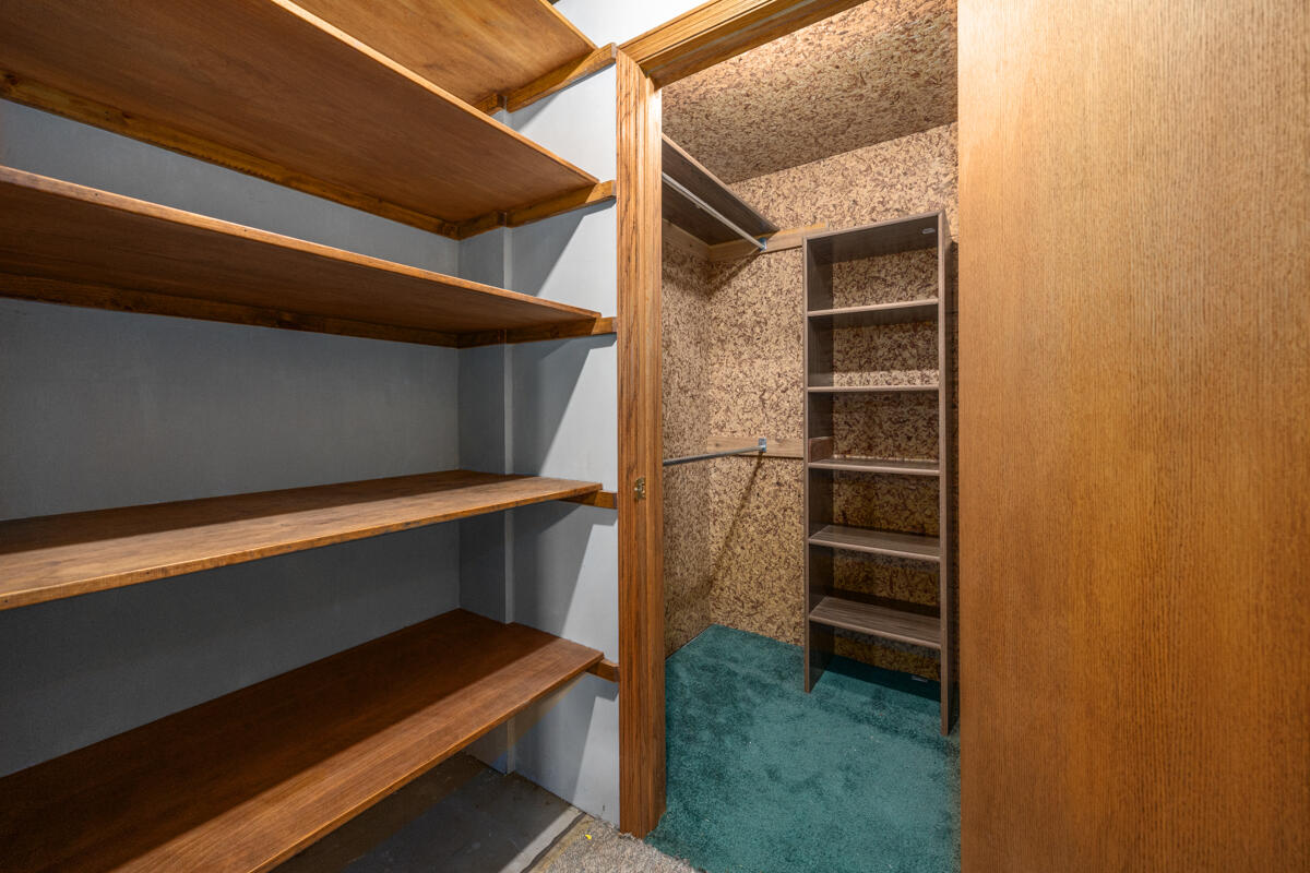 3236 Riverwoods Drive NE