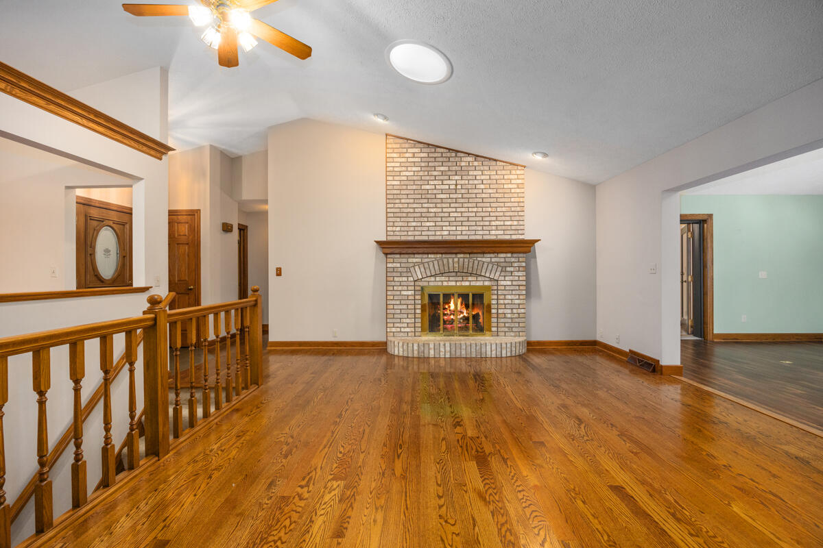 3236 Riverwoods Drive NE