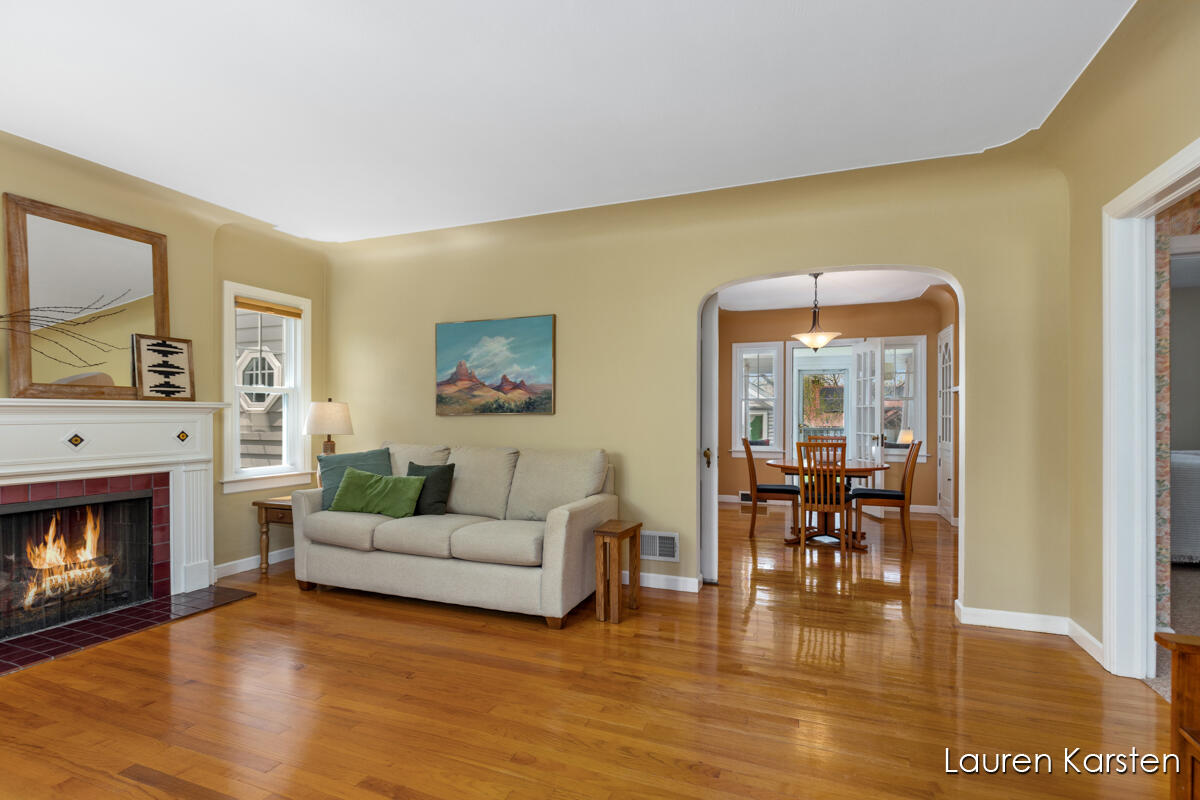 309 Lawndale Avenue NE