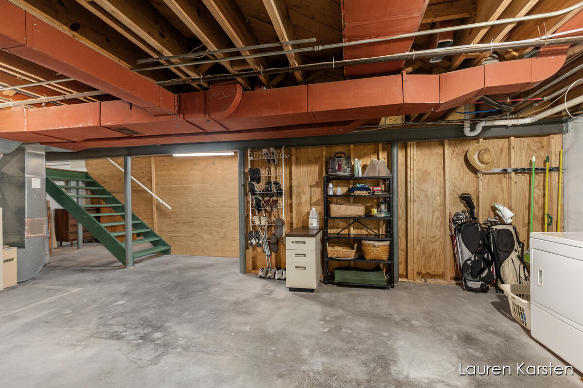 309 Lawndale Avenue NE