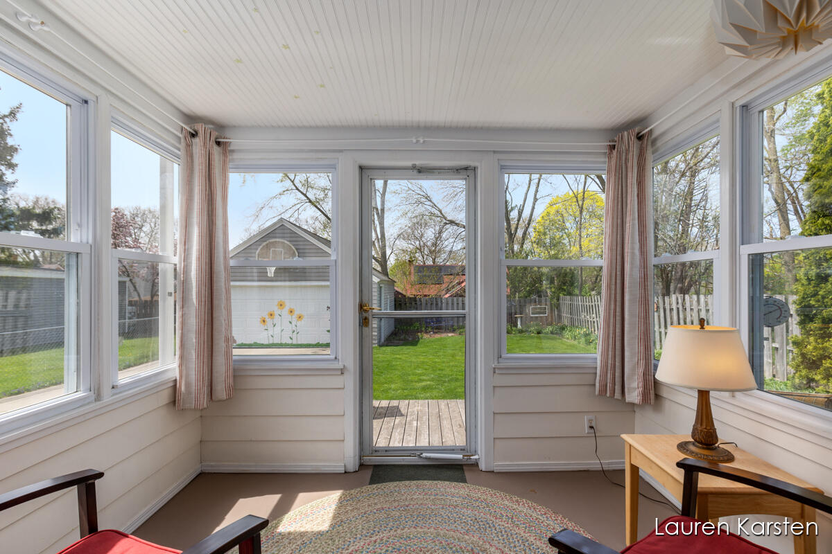 309 Lawndale Avenue NE