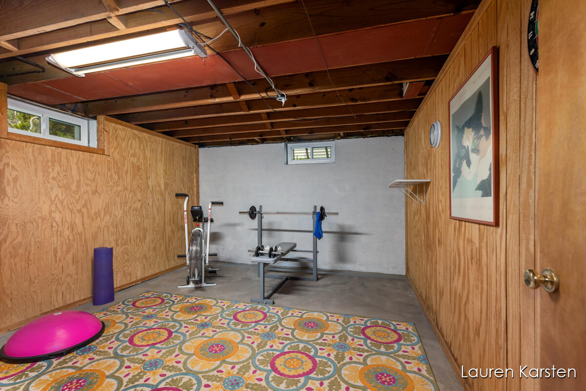 309 Lawndale Avenue NE