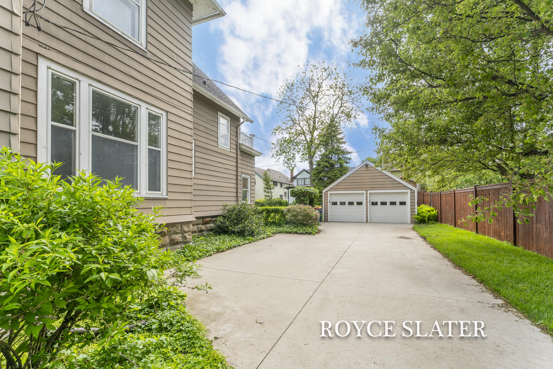 525 College Avenue SE