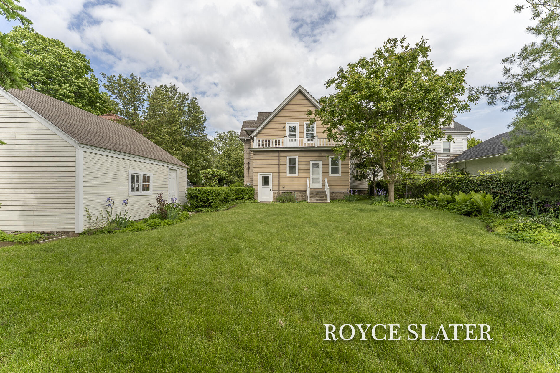 525 College Avenue SE