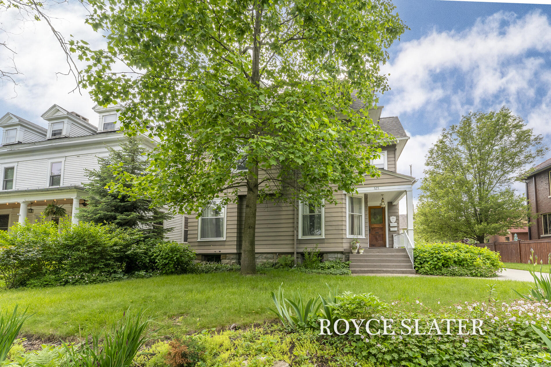 525 College Avenue SE