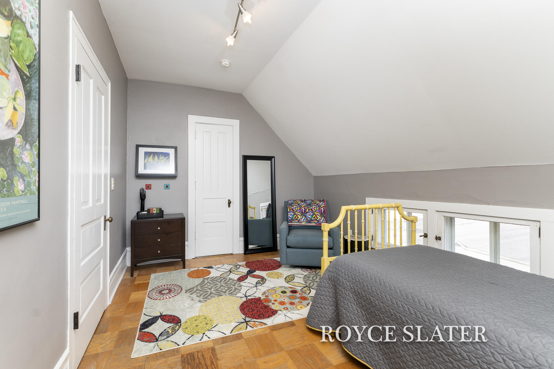 525 College Avenue SE