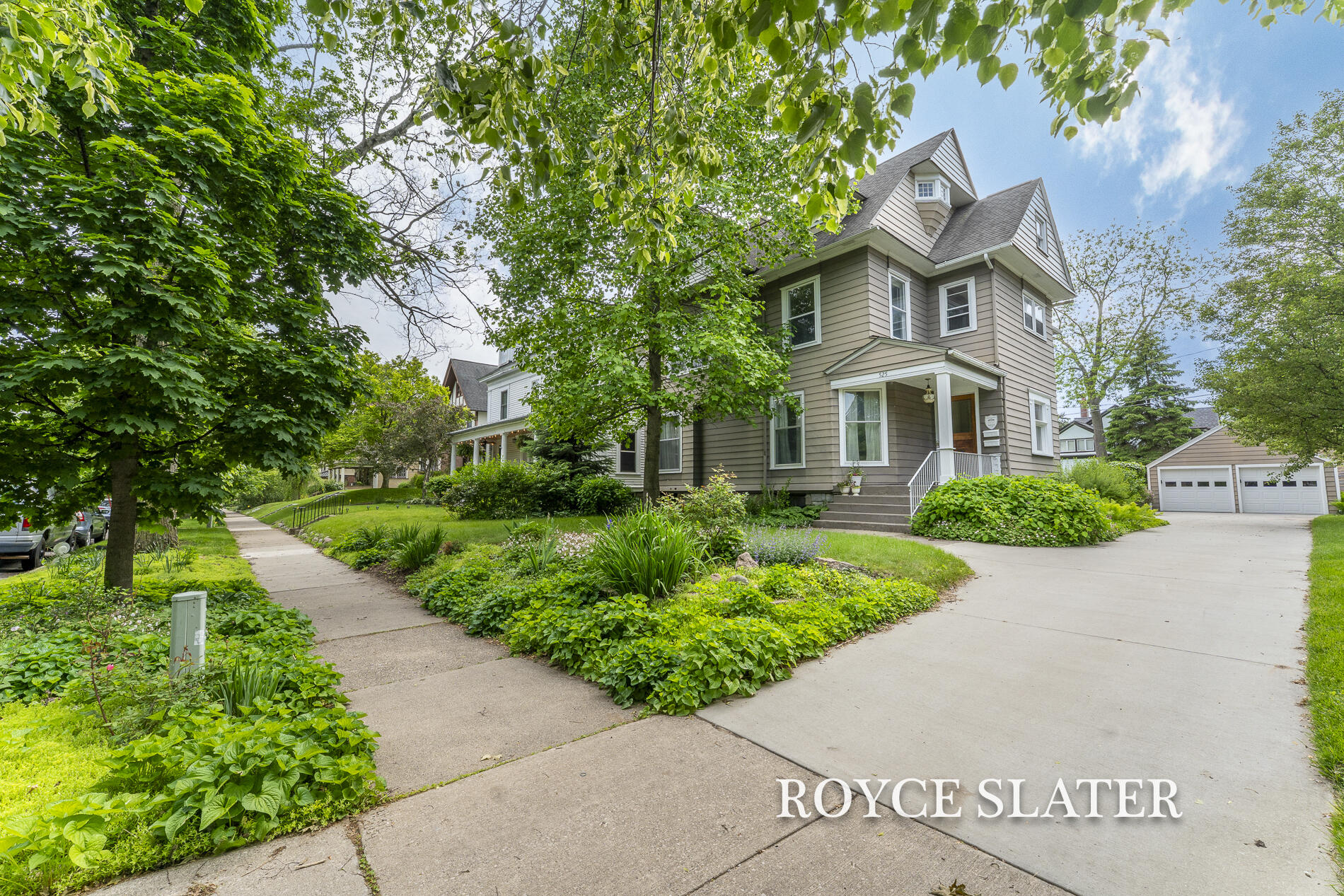 525 College Avenue SE