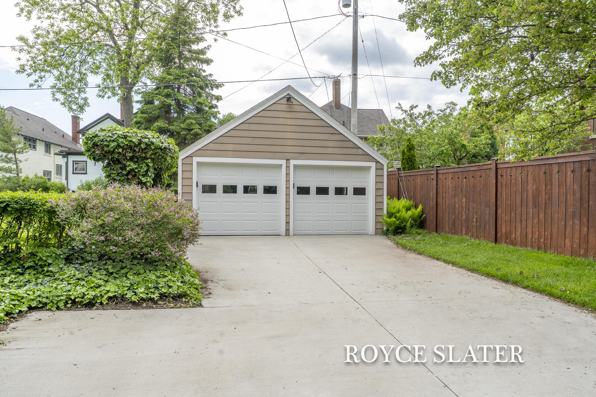 525 College Avenue SE