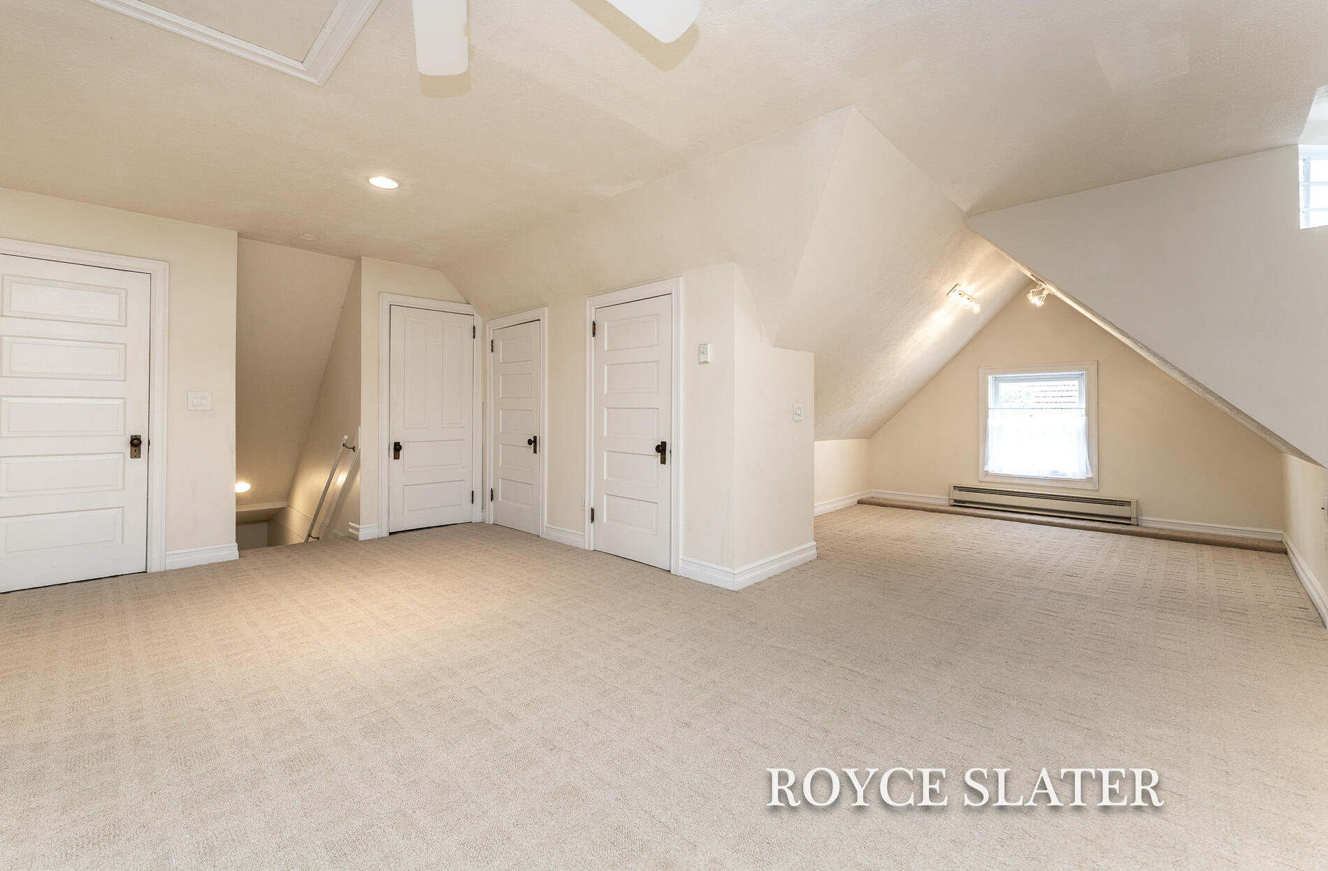 525 College Avenue SE