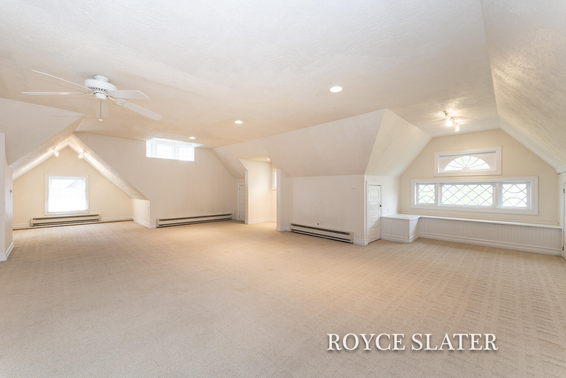525 College Avenue SE