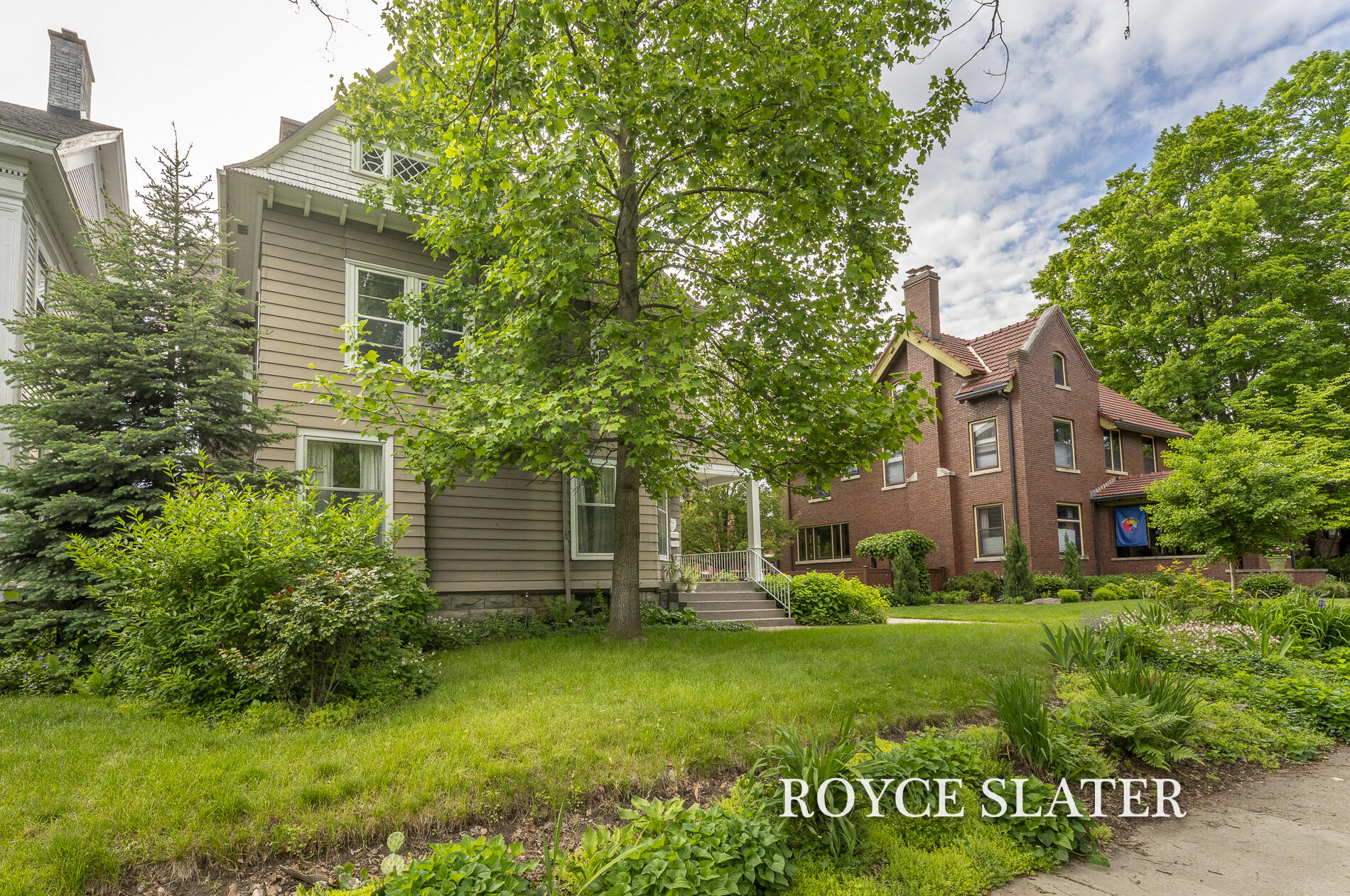 525 College Avenue SE