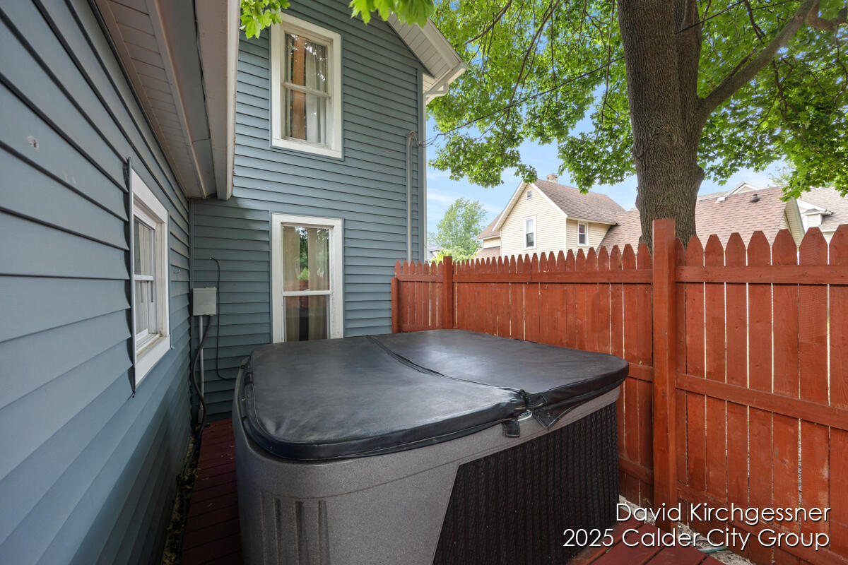 122 Dwight Avenue SE