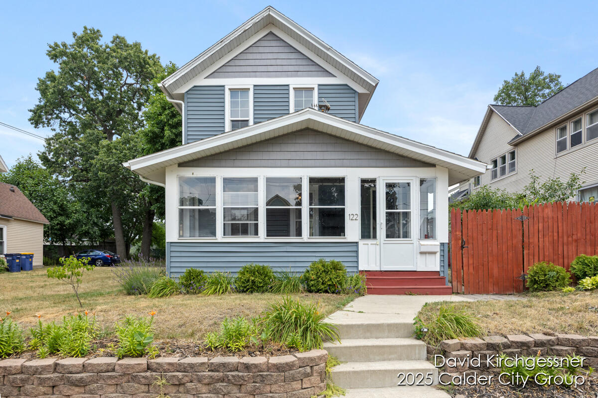 122 Dwight Avenue SE