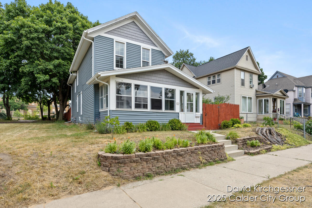 122 Dwight Avenue SE