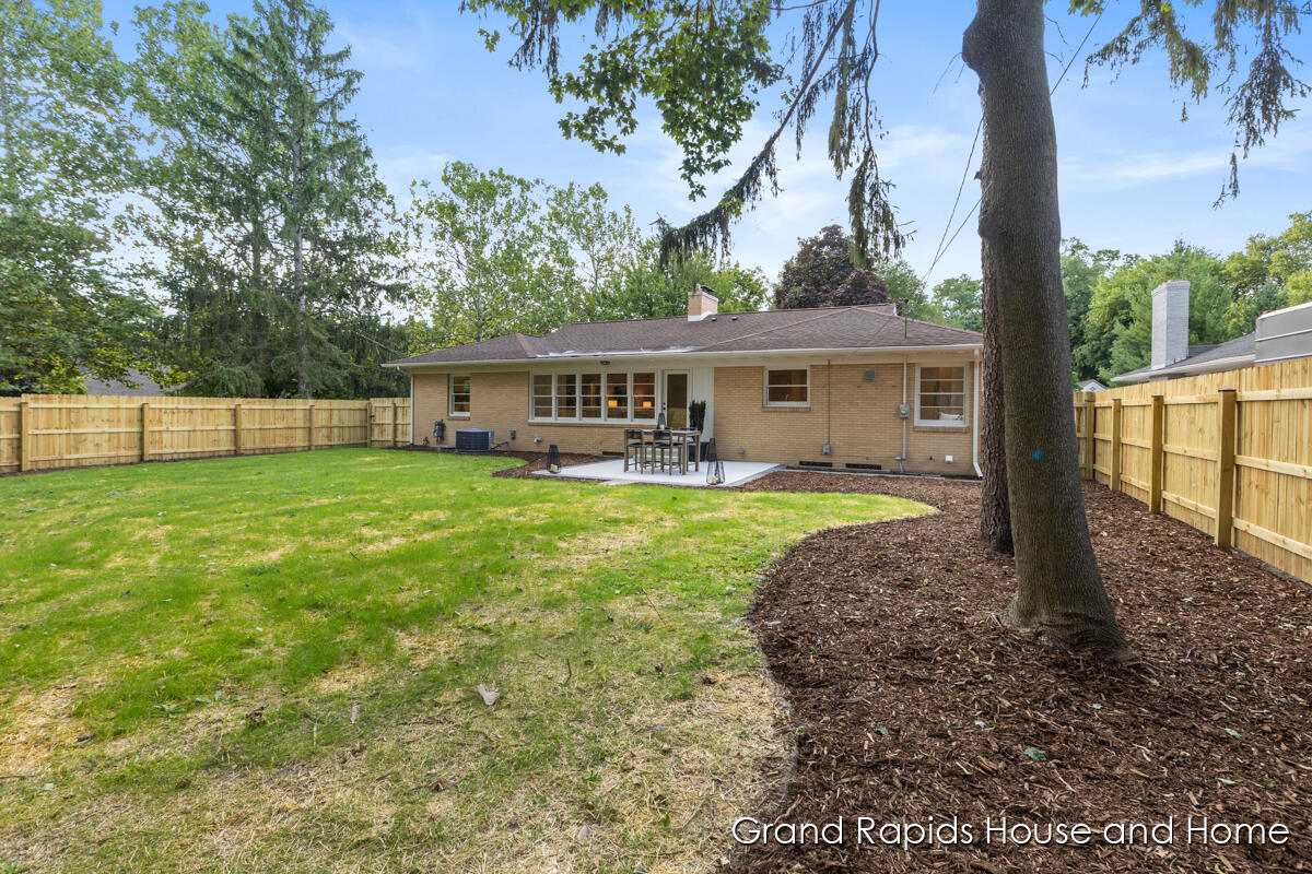 1609 Seminole Road SE