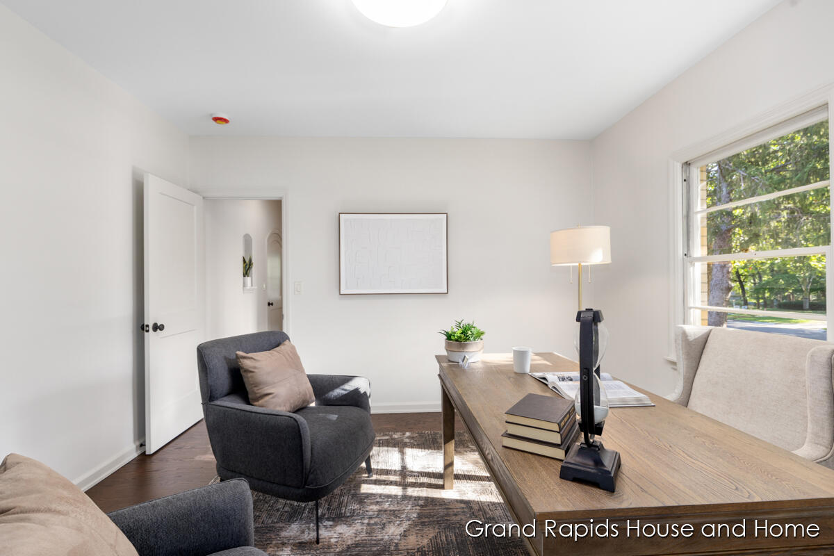 1609 Seminole Road SE