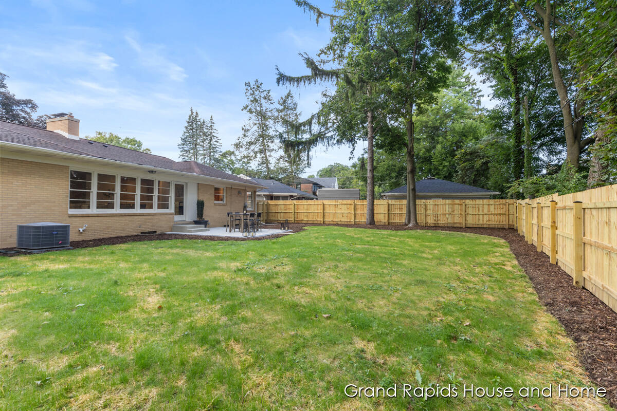 1609 Seminole Road SE