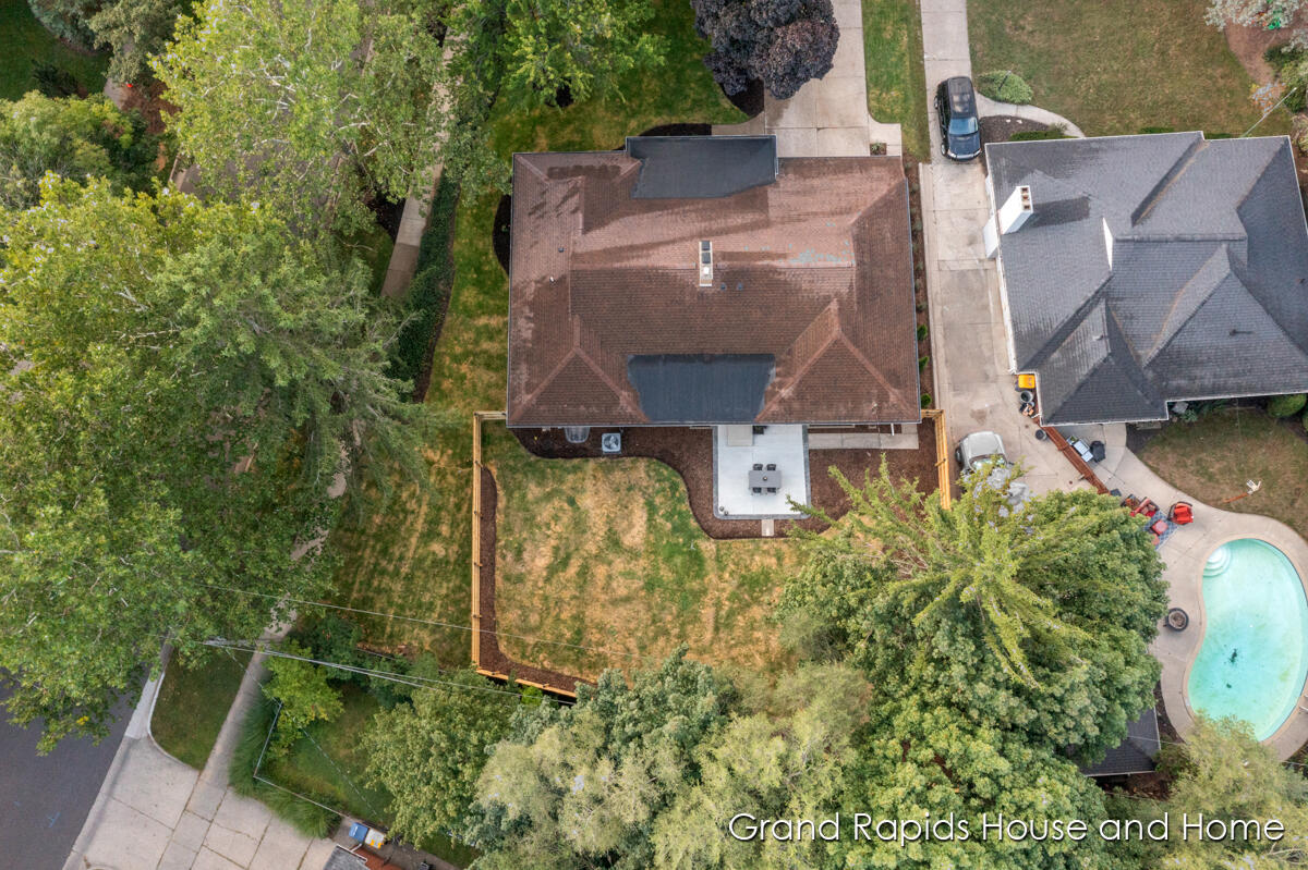 1609 Seminole Road SE