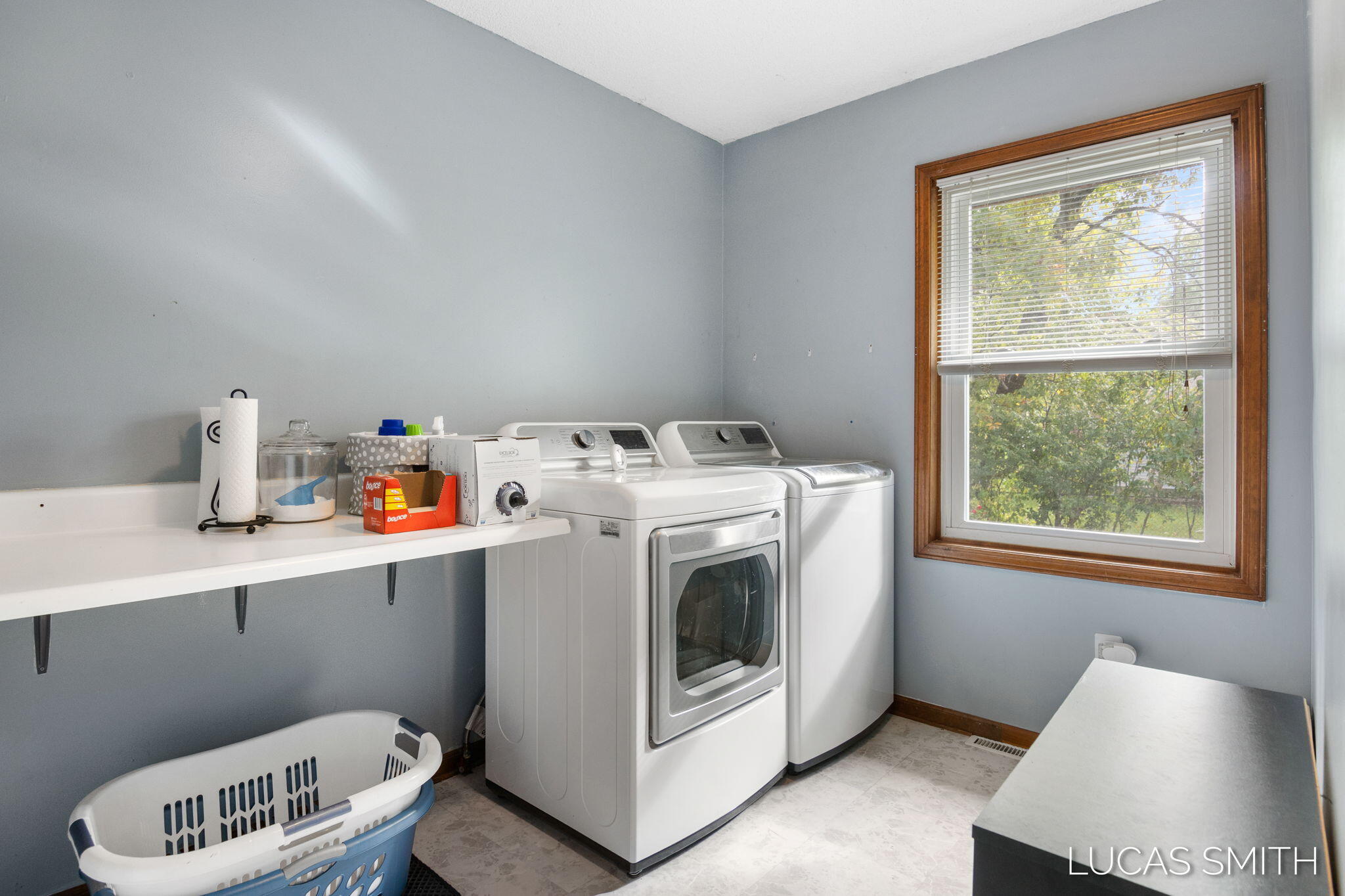 4256 W Grand Boulevard NW