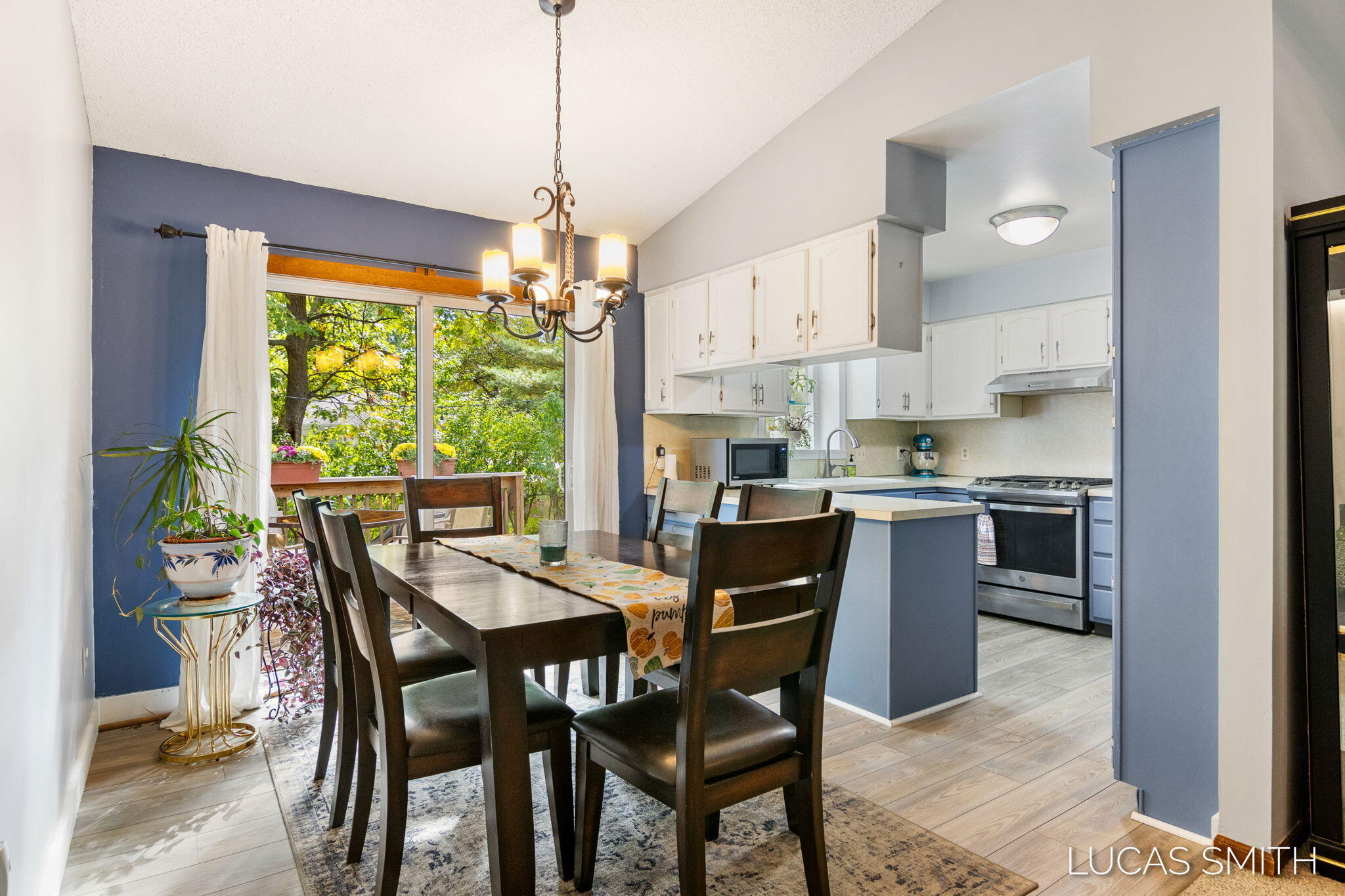 4256 W Grand Boulevard NW