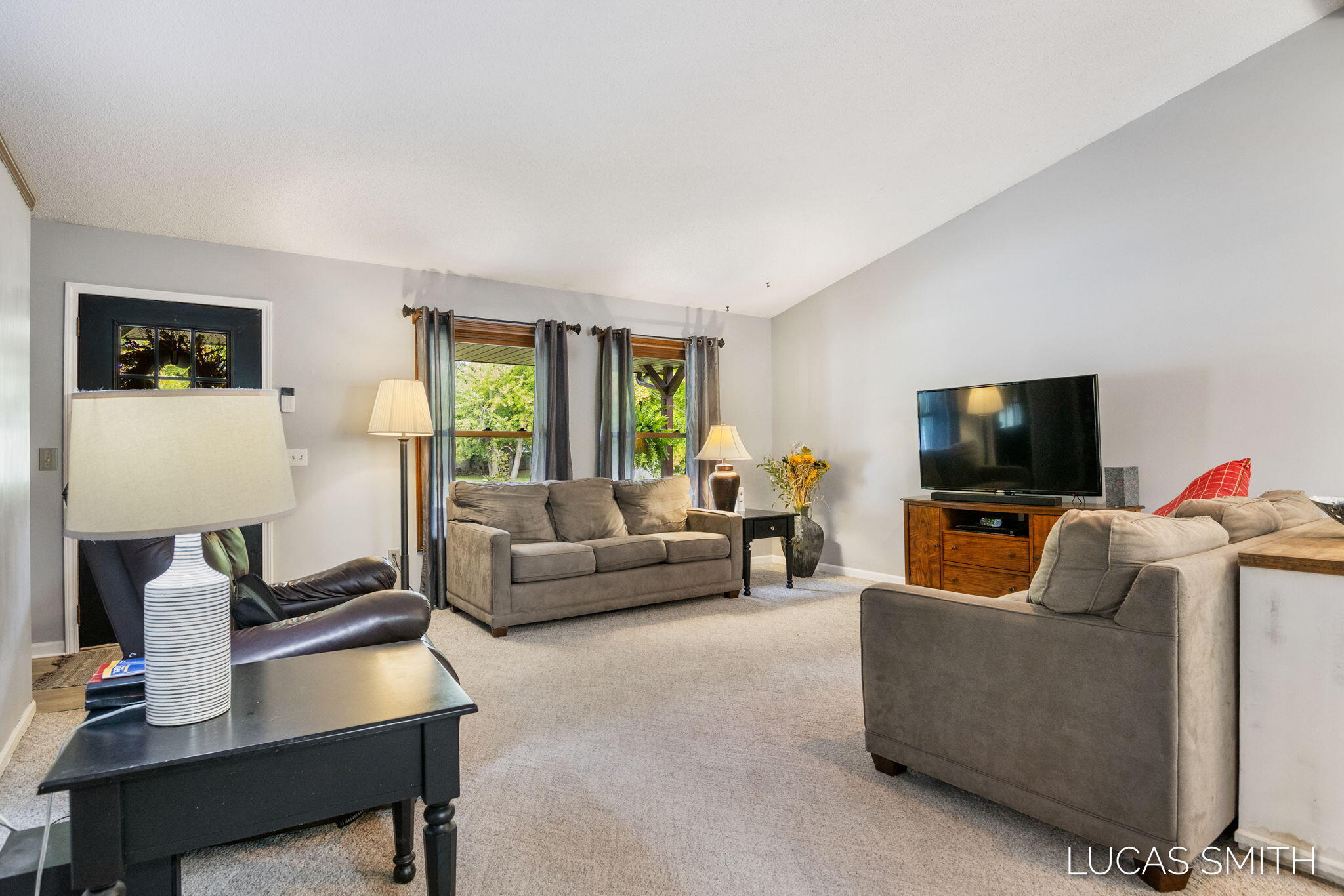 4256 W Grand Boulevard NW