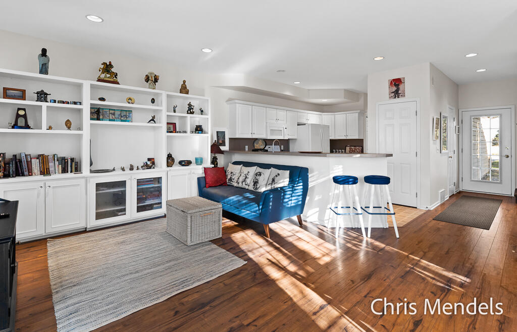 1387 W Harbour Towne Circle 231