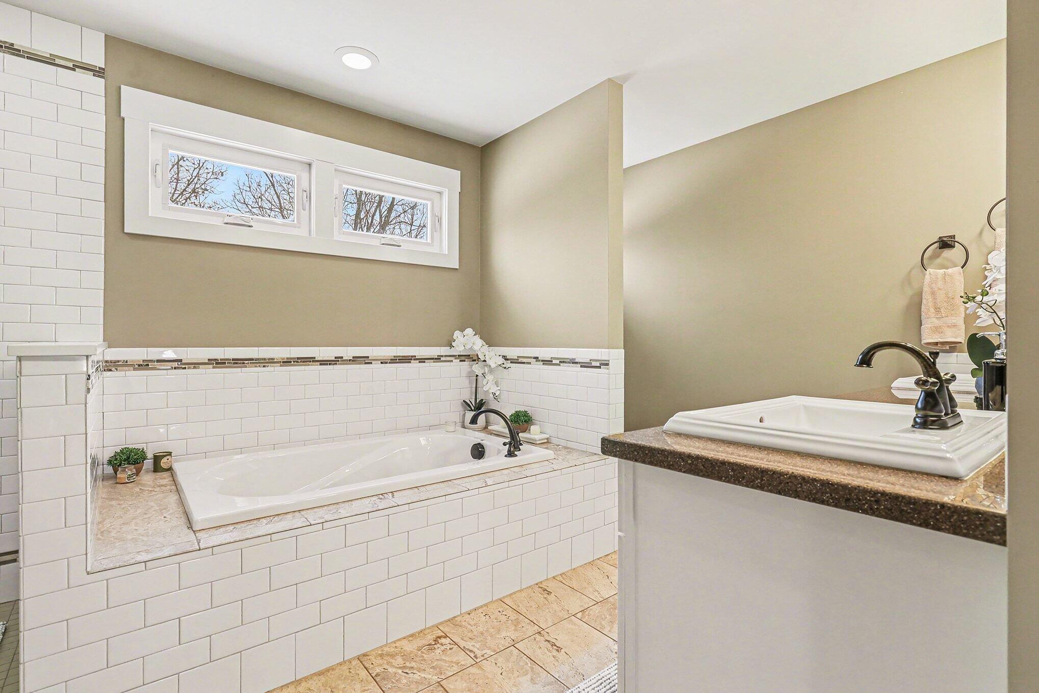 6436 Summer Meadows Drive NE