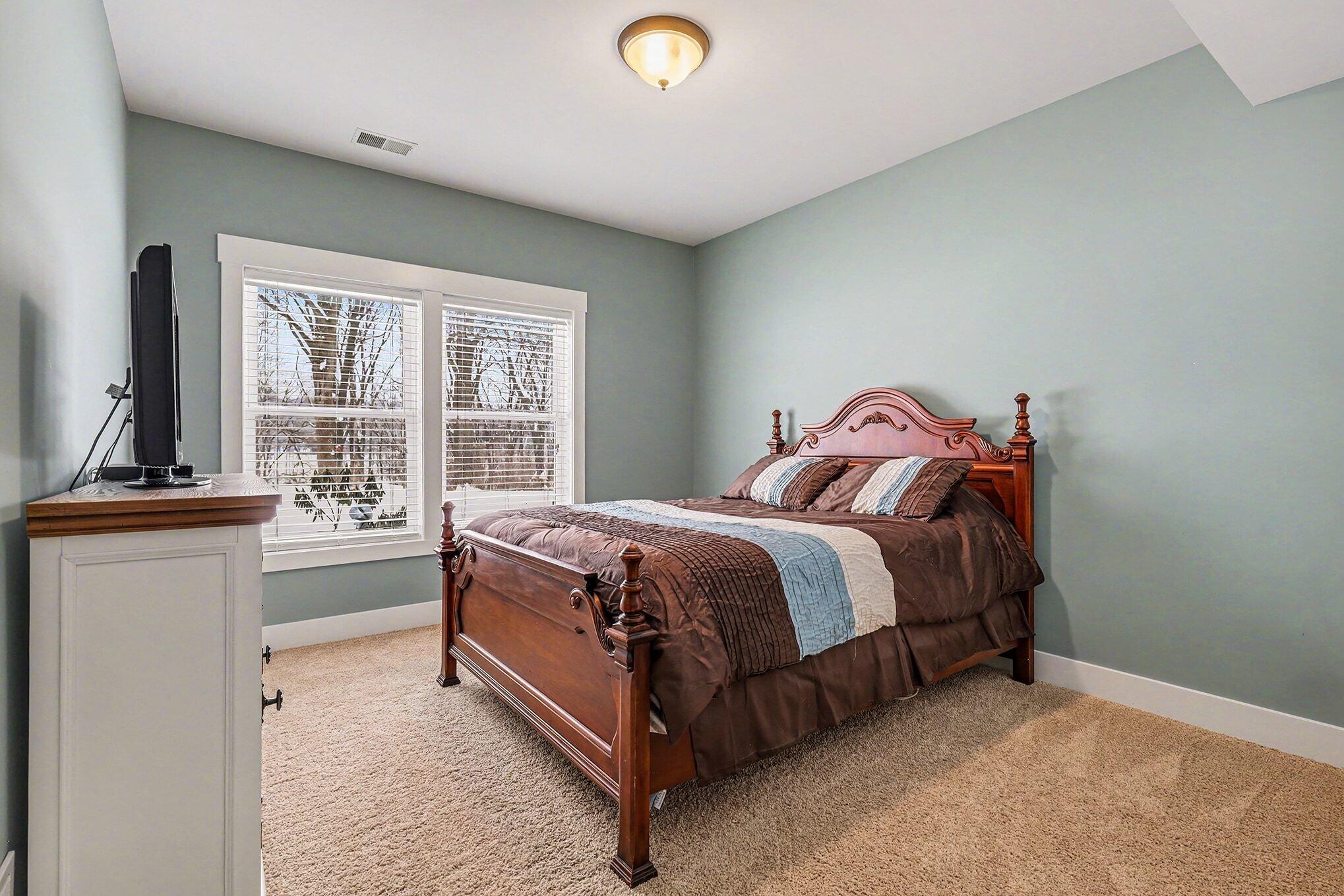 6436 Summer Meadows Drive NE