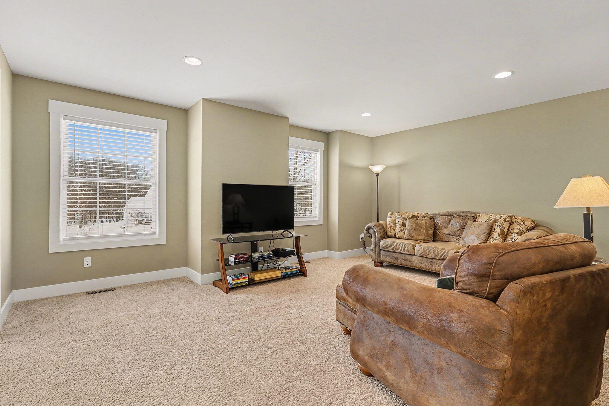 6436 Summer Meadows Drive NE