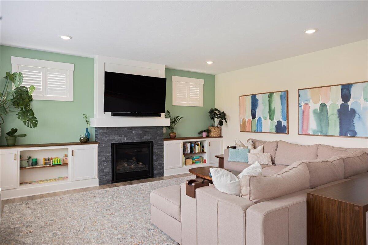 348 Hawkchase Court