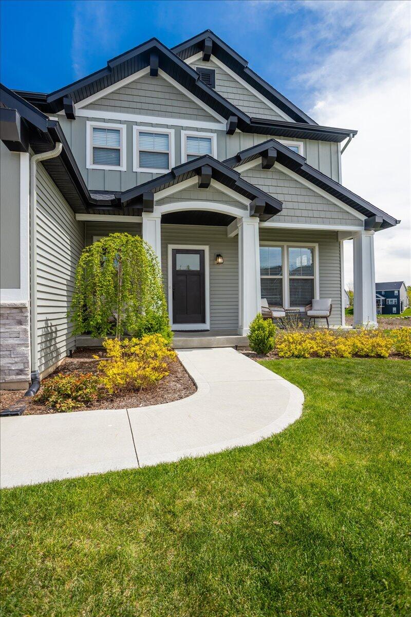 348 Hawkchase Court