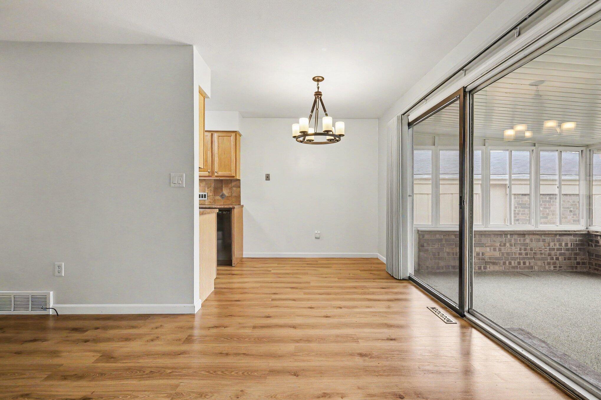 689 Carriage Lane